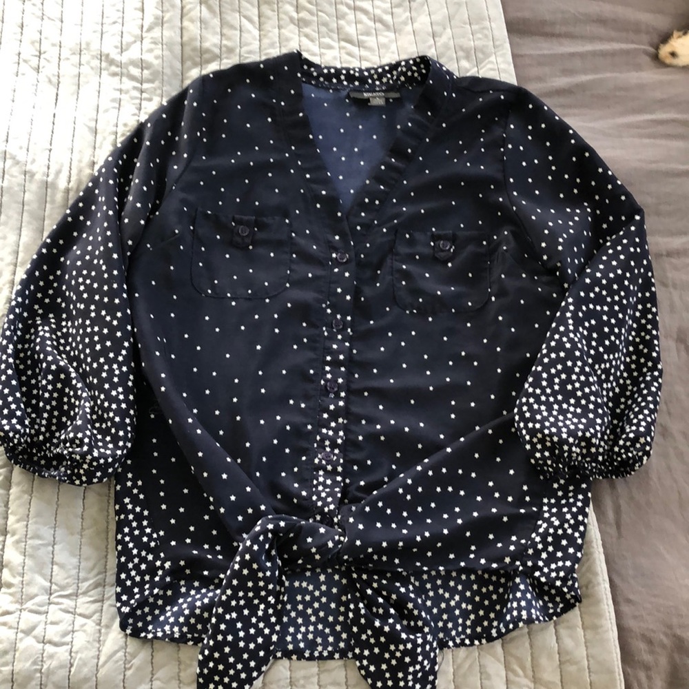Cutest star print blouse! ✨